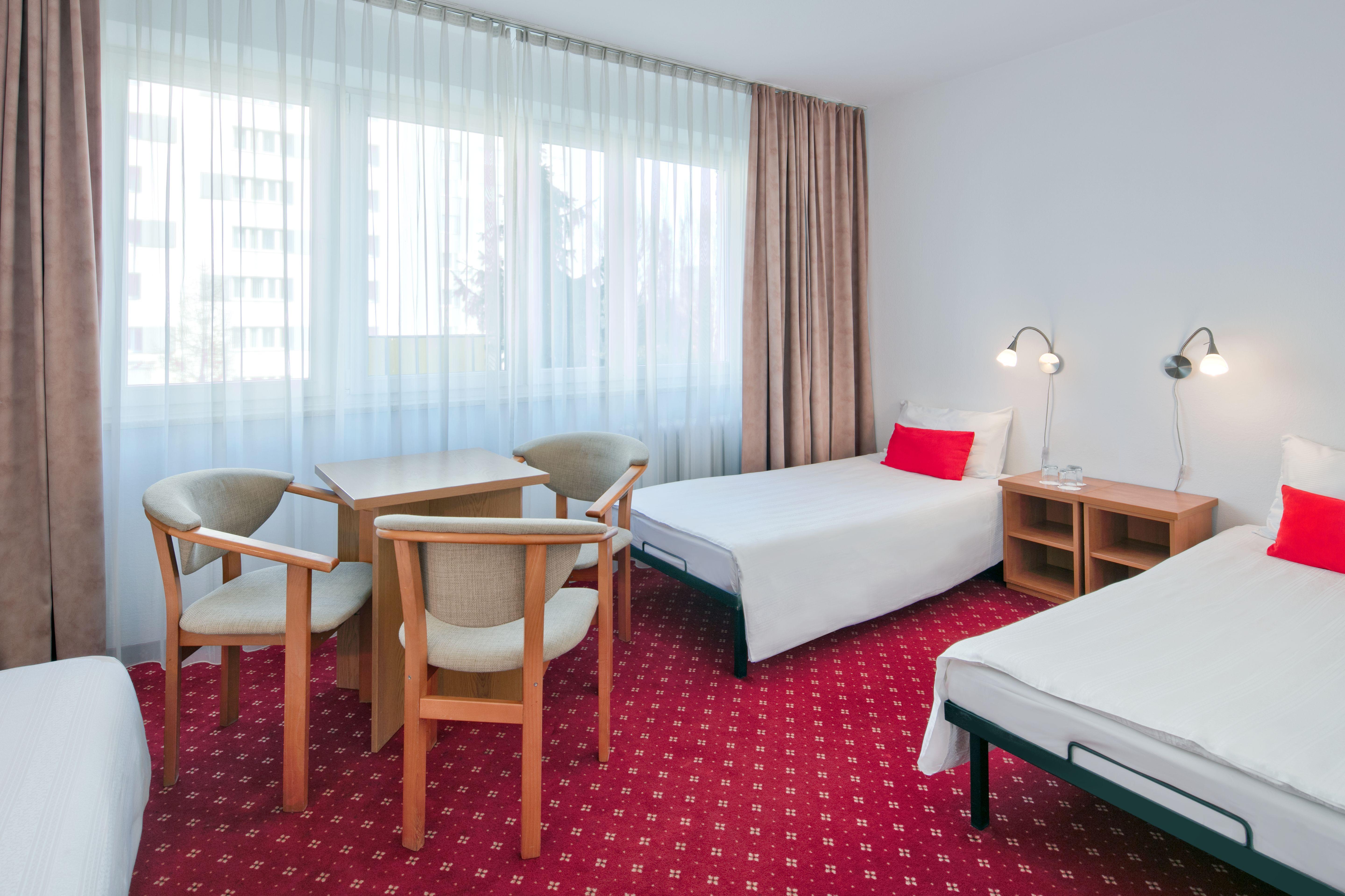 Start Aramis Hotel Warschau