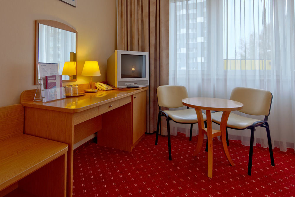 Start Aramis Hotel Warschau